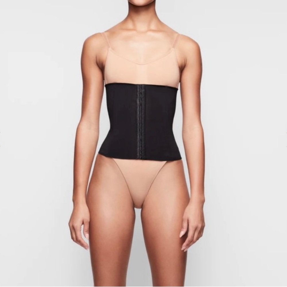 SKIMS SCULPTING WAIST TRAINER